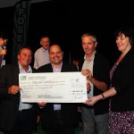 Le Crédit Agricole partenaire du concours Prim'Holstein offre un chèque à l'Institut d'Hazebrouck